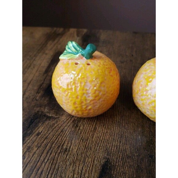 Cracker Barrel Stoneware Oranges Salt & Pepper Set Fruit Crate Vintage Kitsch - Picture 7 of 15